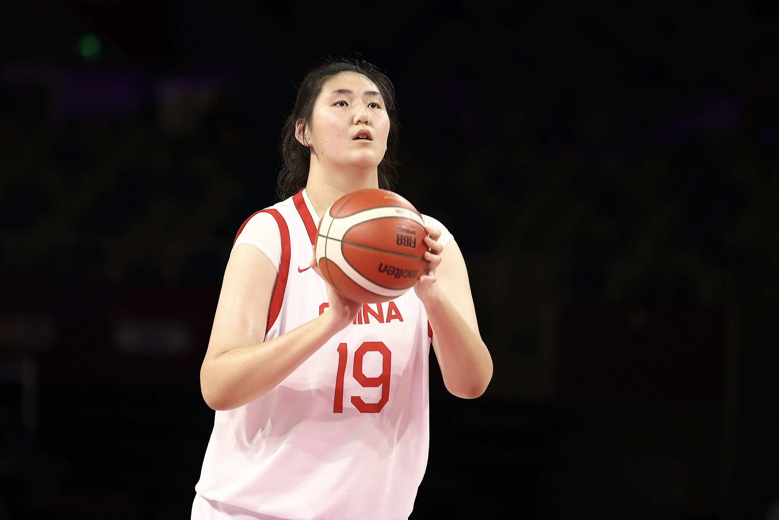 媒体人点出张子宇问题：跟进和抢篮板不太好，经常抢不到位置