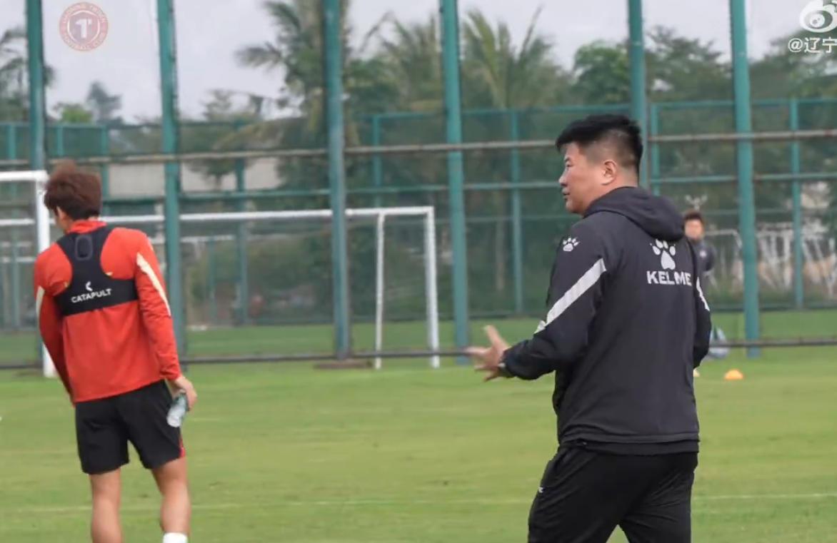 北青没把铁人列入争冠集团！阿尔瓦罗能对抗 老茂韩鹏谁说了算？