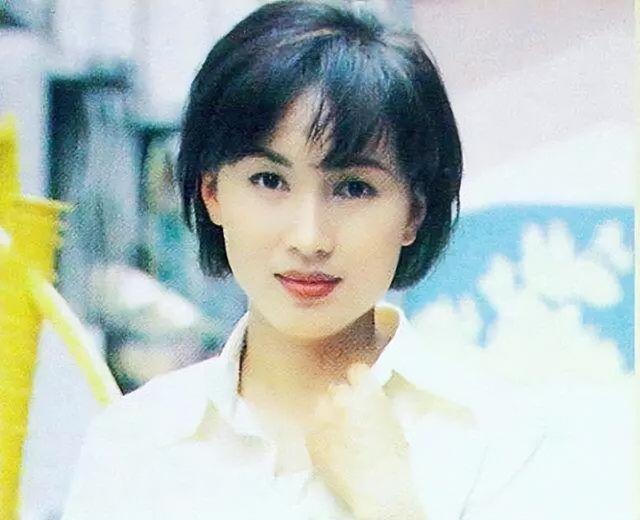 雷速平台-64岁陈秀雯近况曝光，“消失”6年变了模样，那么美却被婚姻毁了